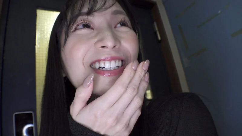 THE ドキュメント 本能丸出しでする絶頂SEX たまったもんじゃない！卑猥な剛毛おマ〇コ美人女教師妻が乱交交尾で連続中出し絶頂！ 鈴木真夕
